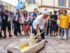 搭建扶贫协作平台 陇南武都名优小吃和农特产品亮相金沙滩啤酒城